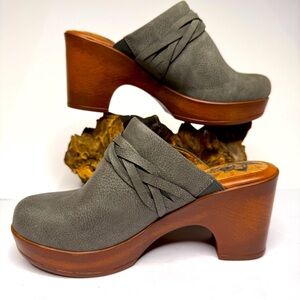 BOC BORN‎ CONCEPT Clogs Sz 7M Grey Faux Suede Block Heel Slip On Shoes